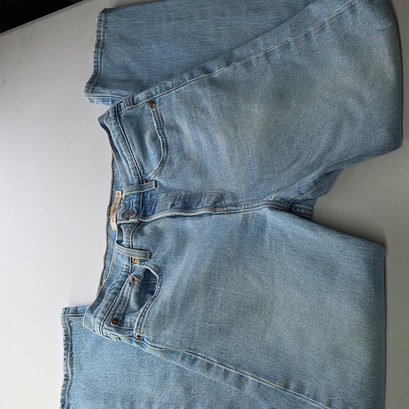 Levi’s Wedgie Straight Jeans High Waisted in Tango Fray Light Wash Distressed 28 - Picture 2 of 8